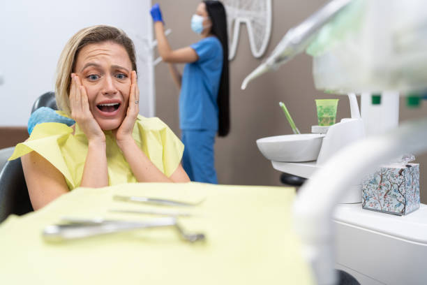 Best Dentist for Tooth Abscess  in Valrico, FL